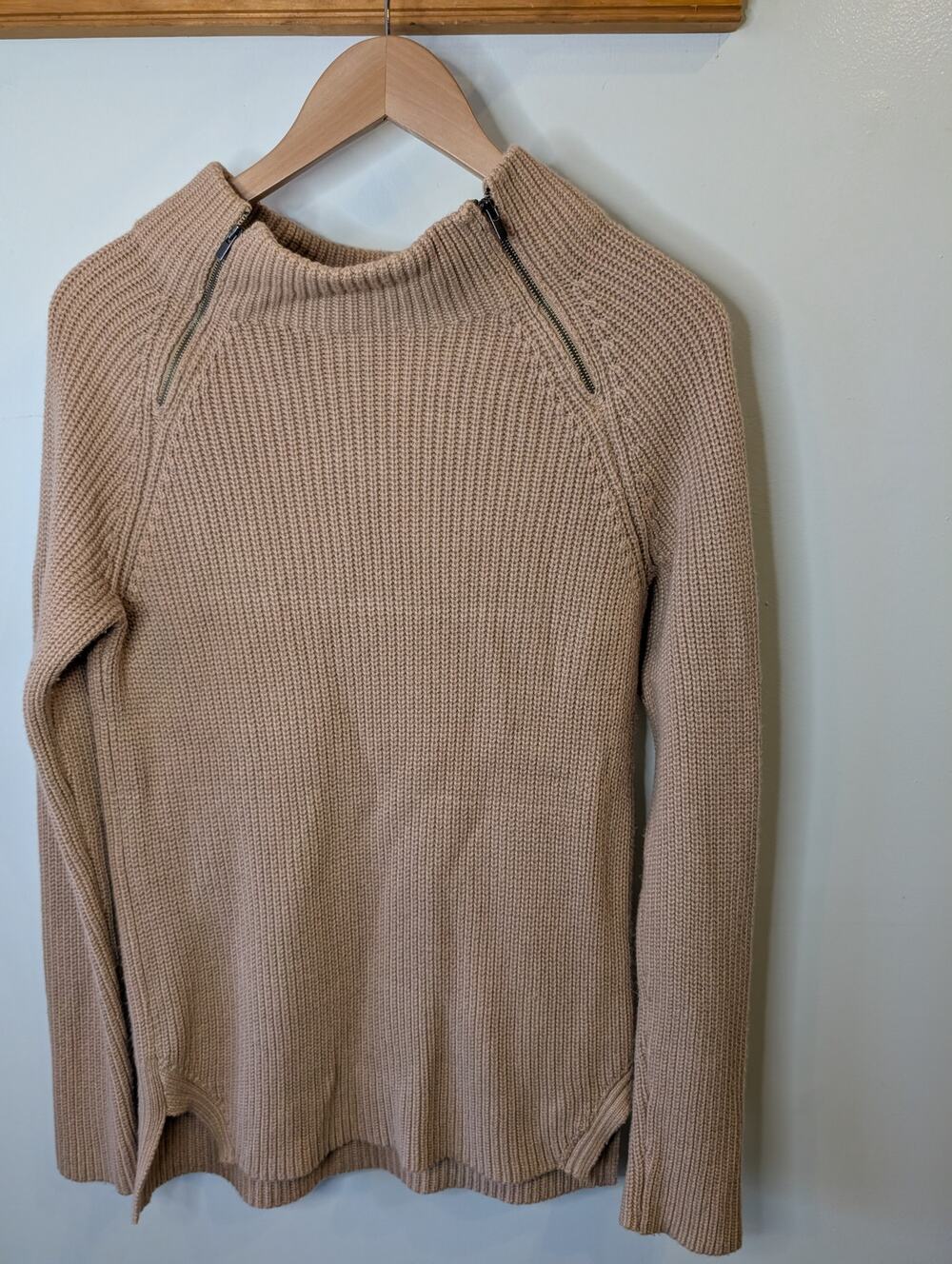 Banana Republic Chunky Knit Sweater Women's S Tan Shoulder Zip Detail Pullover